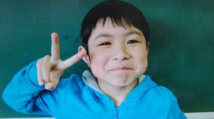 日本の森で行方不明になった7歳の少年が生きているのを発見