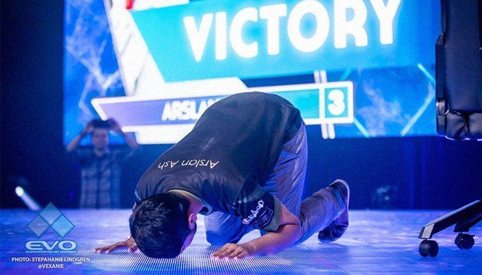El jugador pakistaní Arslan 'Ash' Siddiqui gana Tekken 7 en el torneo Evo 2019