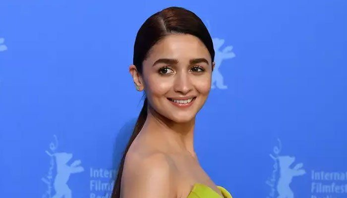 Alia Bhatt, Ranbir Kapoor surten en una doble cita amb Arjun Kapoor, Malaika Arora
