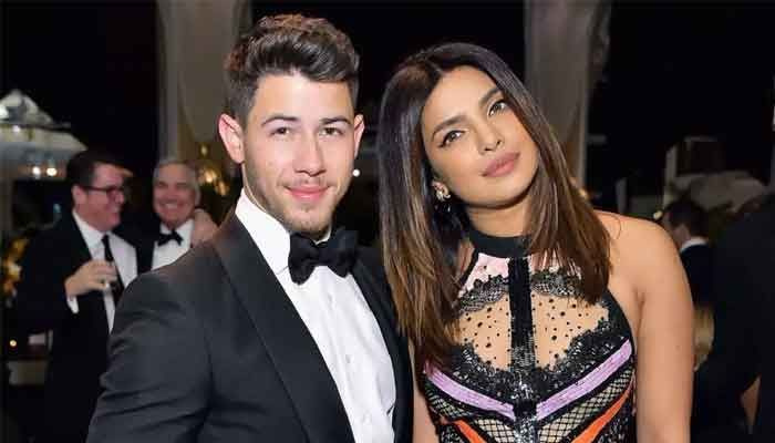 Nick Jonas spreekt liefde uit voor vrouw Priyanka Chopra