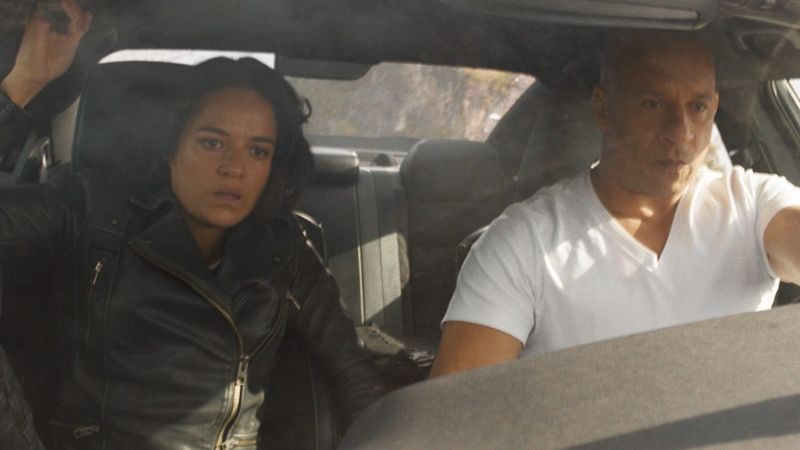 Bir sonraki filmde yer alacak, Dom ve Letty'nin başrollerini paylaştığı Hızlı ve Öfkeli 9: Muhteşem sahnenin özel önizlemesi