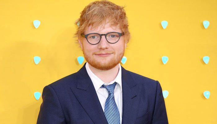 Ed Sheeran vedie celosvetové rebríčky Billboardu so skladbou „Bad Habits“.