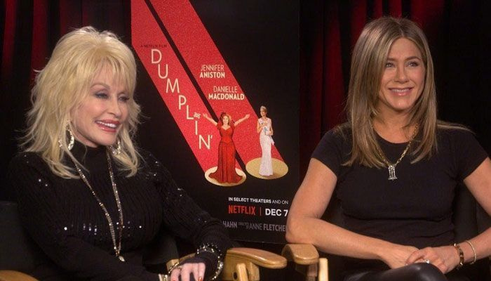 Jennifer Aniston se přiznala, že ‚náhodou‘ urazila Dolly Parton