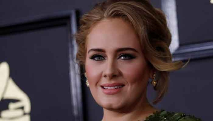 Adele gör musikcomeback med nya singeln 'Easy On Me'