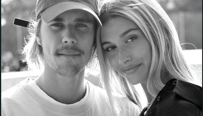 Hailey Bieber rieši klebety o Justinovi Bieberovi, ktorý miluje byť nazývaný jeho manželkou