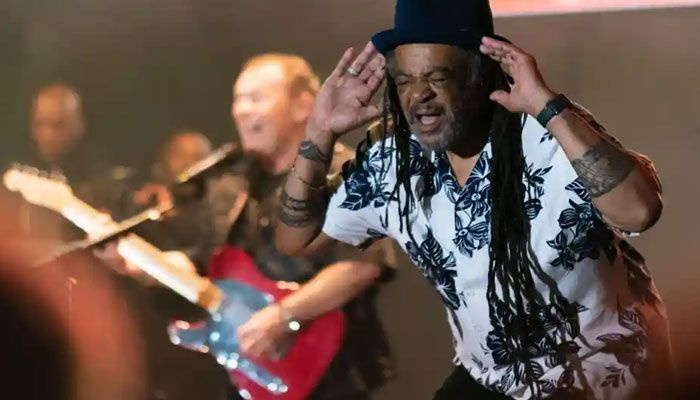 Membro fundador dos gigantes do reggae pop UB40 Astro morre após doença