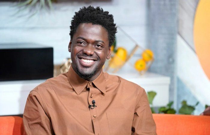 Daniel Kaluuya tuhosi kuninkaallisen perheen rasismiväitteiden keskellä SNL-debyytissä