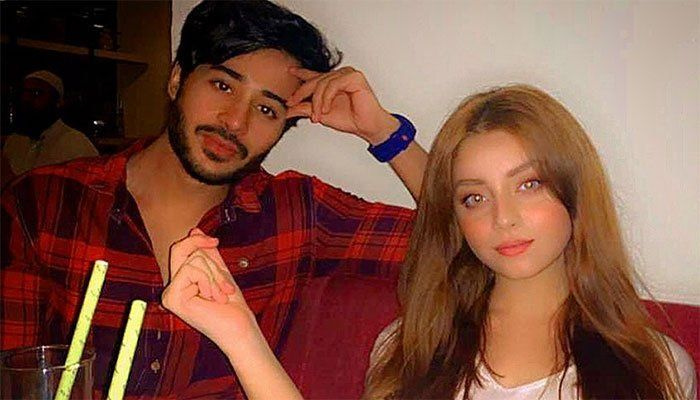 Alizeh Shah a Noaman Sami sa navzájom prestávajú sledovať na Instagrame