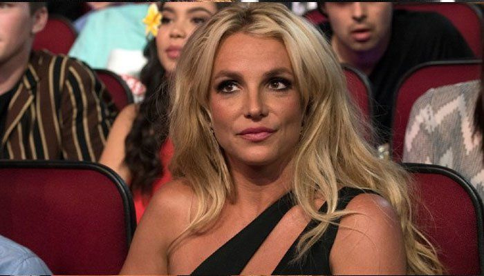Britney Spears zvýrazňuje zmeny v živote pomocou improvizovaného maľovania