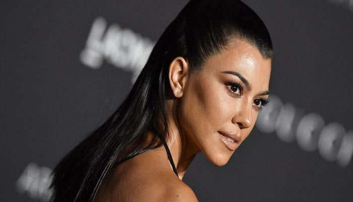 Kourtney Kardashian na udaru kritika zbog promoviranja robe za predizbornu kampanju Kanyea Westa
