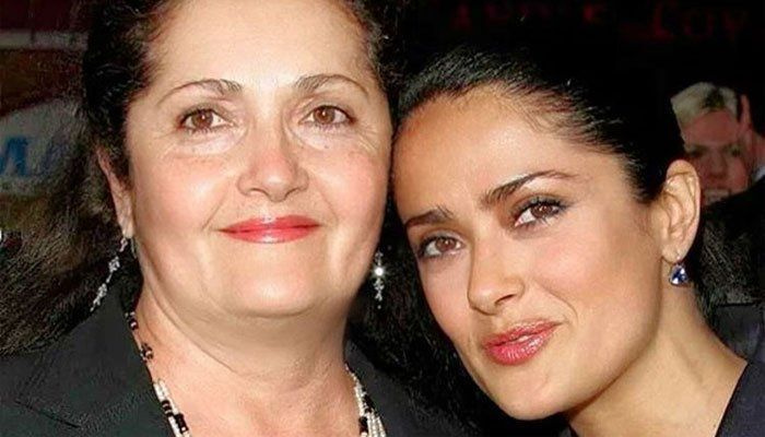 Salma Hayek rende speciale il compleanno di madre Diana Jiménez con una nota di cuore
