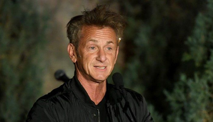 Sean Penn kaže da je odbijanje uboda Covida poput 'uperiti pištolj u nekoga'