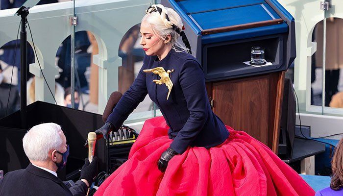 Lady Gaga portait une robe « pare-balles » lors de la cérémonie d'investiture du président Joe Biden