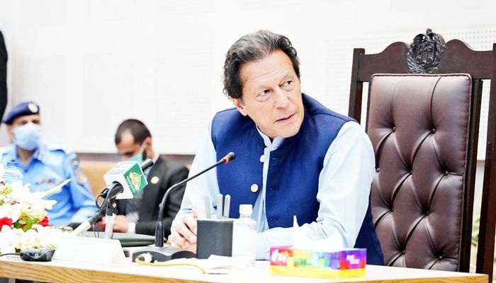 Ingen hellige kyr: Statsminister Imran Khan pålegger politiet å iverksette tiltak mot alle som ikke adlyder loven