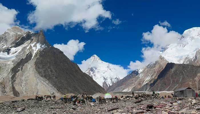 Fjellklatrere raser om å være først på vintertoppen på K2