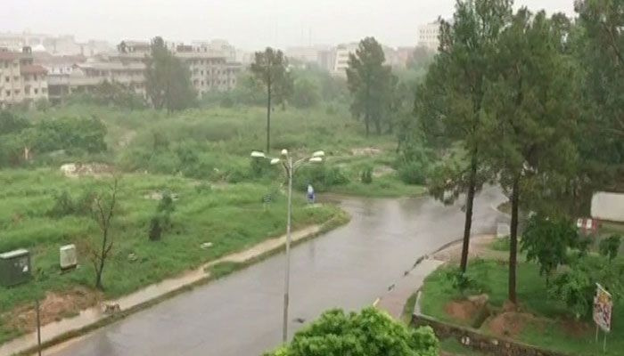 Kraftigt regn fransar Islamabad, Rawalpindi
