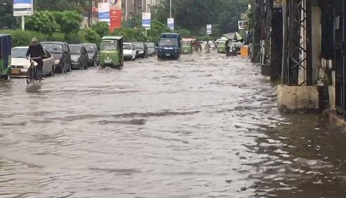 Le Pakistan en alerte aux inondations alors que de fortes pluies devraient frapper le Pendjab
