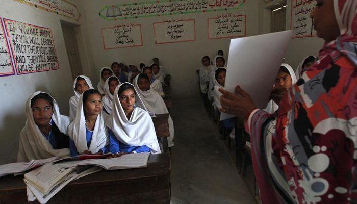 Økonomisk undersøkelse: Pakistans leseferdighet øker med 2 % til 60 %
