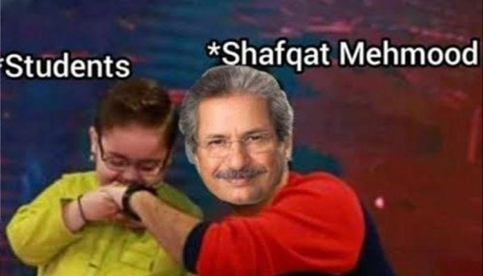 Studenter firar förlängt vårlov med lustiga rop till Shafqat Mehmood