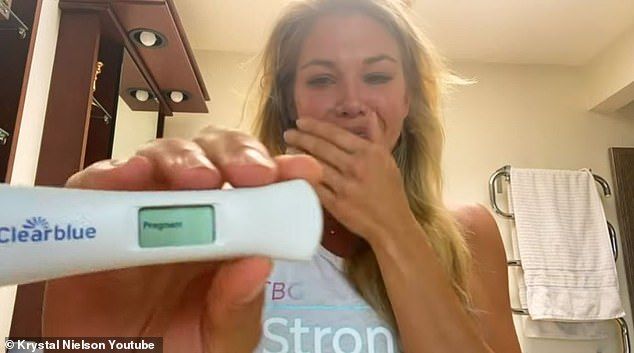 Alumna de Bachelor In Paradise, Krystal Nielsen, anuncia embarazo con su novio, Miles Brown