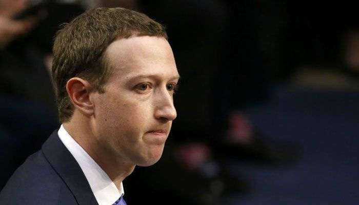 ザッカーバーグは、Facebookが利益を「真実ではない」として優先しているという主張に応えている