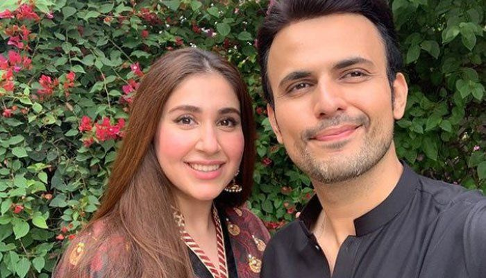 Usman Mukhtar et sa femme Zunaira se lancent dans d'adorables plaisanteries sur Instagram : ' Reviens déjà '