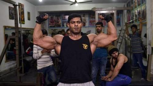 Un bodybuilder n'a pas d'avenir au Pakistan, dit M. Musclemania