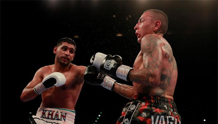 El boxeador Amir Khan vence a Samuel Vargas en decisión unánime por puntos