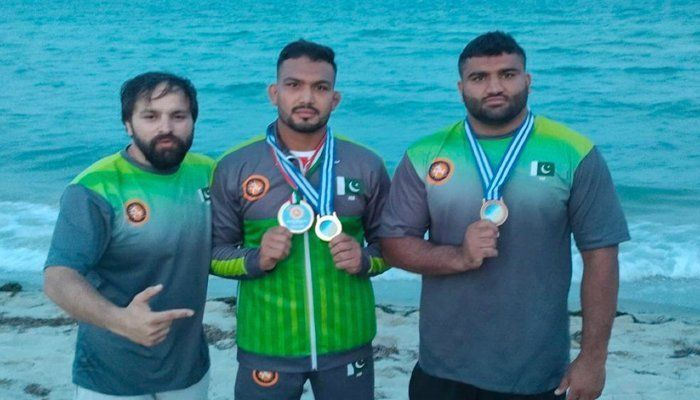 El pakistanès Inam Butt guanya l'or a la lluita de platja