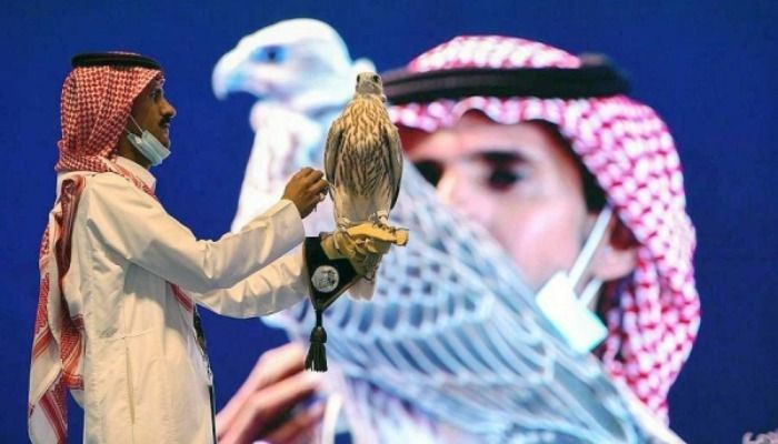 Riyad: Falcon verkocht voor meer dan $ 70.000 in veiling