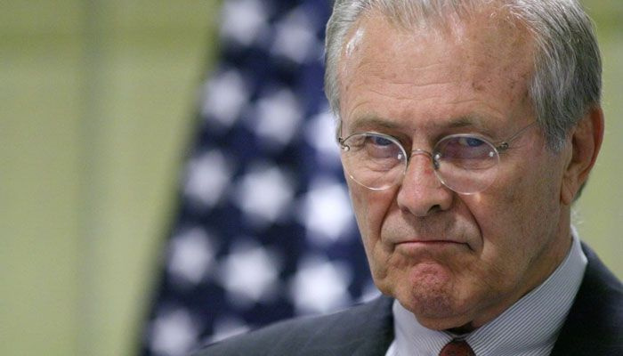 Donald Rumsfeld, razvpit po nadzoru vojn v Iraku in Afganistanu, je umrl pri 88 letih