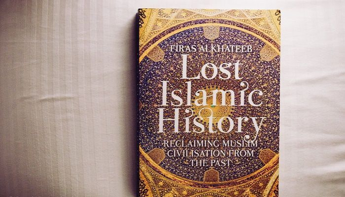 L'auteur américain Alkhateeb exhorte les lecteurs à acheter un livre original sur l'histoire islamique, met en garde contre les fausses versions