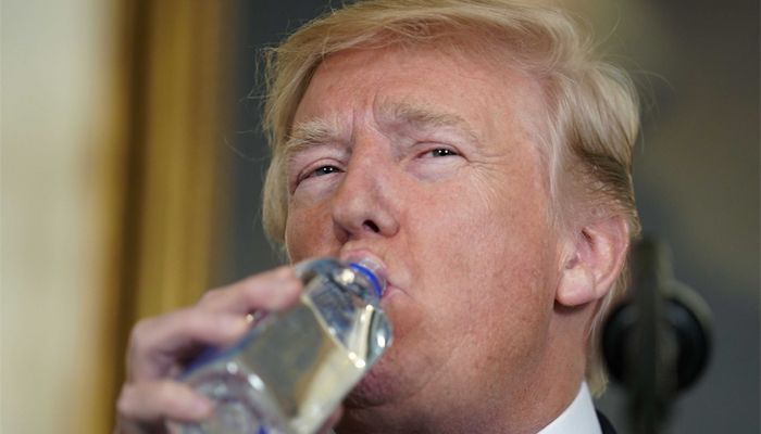 I en tale etter Asia-reisen lager Trump nyheter ... med vann
