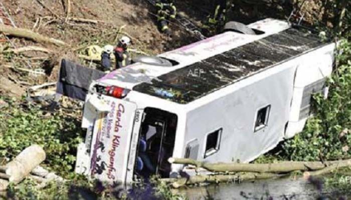 V avtobusni nesreči na severu Indije je umrlo 48 mrtvih
